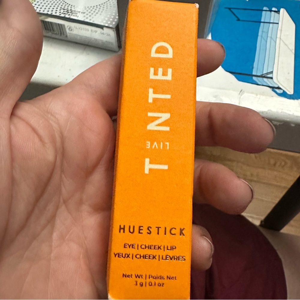 Live Tinted Huestick Lip and Cheek Multistick Shade True - Picture 3 of 4